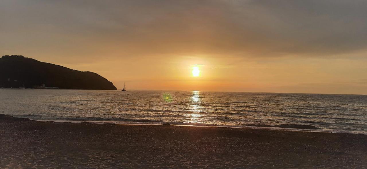 Appartamento Claudi A San Vincenzo Exteriör bild